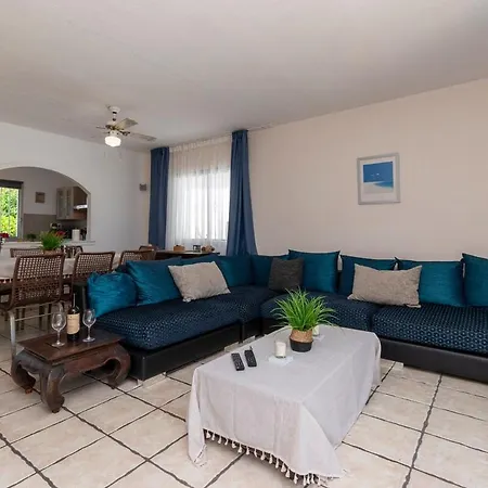 Villa Beautiful And Spacious 4 Bedroom